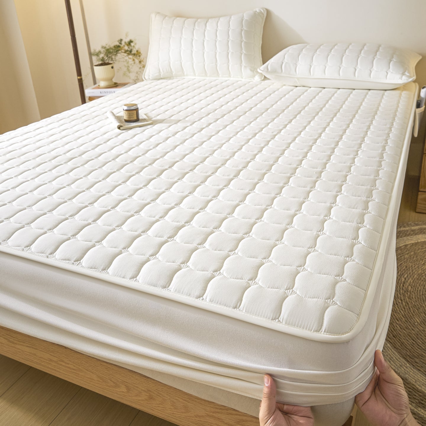 Thickened Mattress Protector | Waterproof & Stain-Resistant