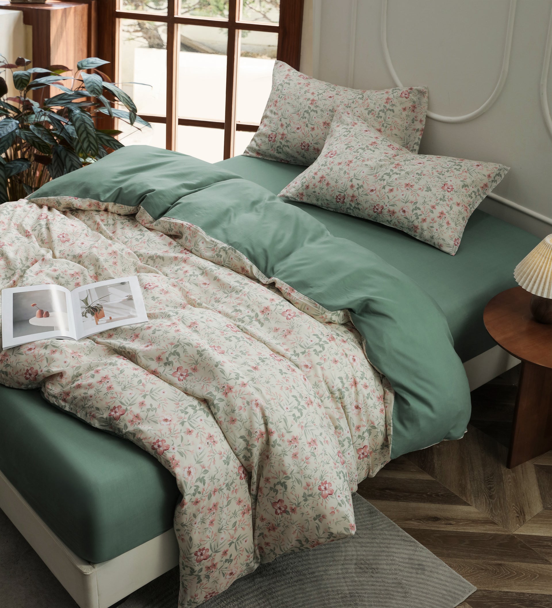 Luxury-Green Fields & Floral Dreams | Certified 100% Lenzing Tencel Fitted Sheet